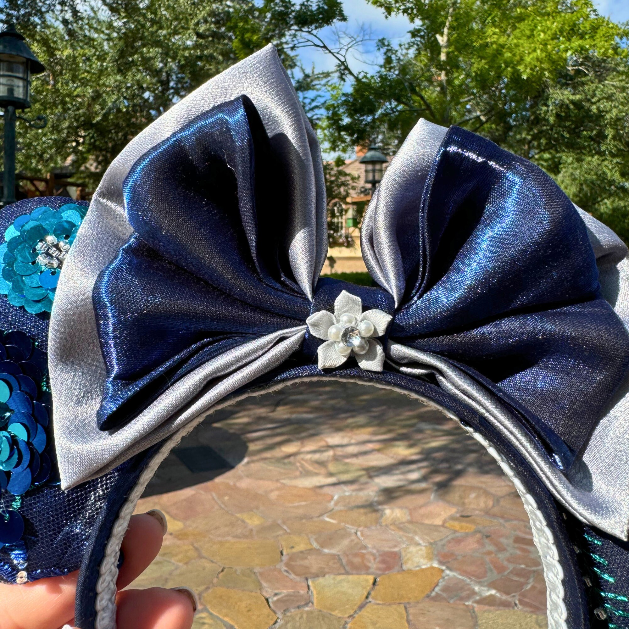 Disney 2018 Navy Glitter Minnie Ears Headband with Light Blue Patterned Bow Walt Disney` World Moon & Stars Minnie Mouse Bow Ears Silver  main image 4