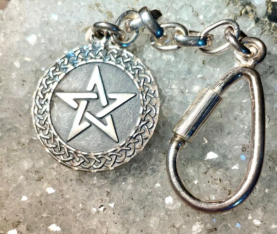 Pentagram Knotwork Key Ring - image 1