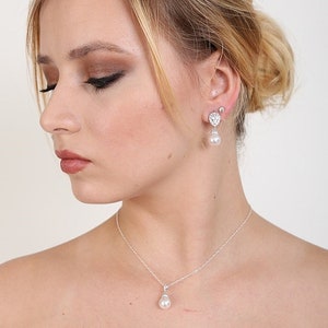 Swarovski Pearl Bridal Necklace And Earring Set Pearl And Cubic Zirconia Teardrop And Pearl Bridal Set Bridal Jewelry Set