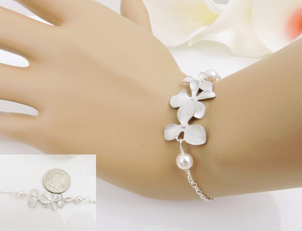 Orchid pearls dangling link bracelet deals