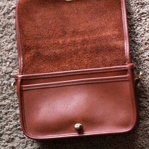 1970s vintage Coach brown leather handbag image 2