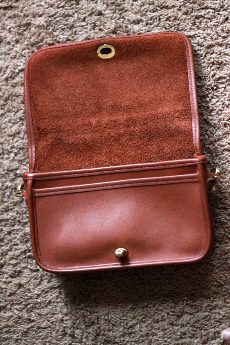 1970s vintage Coach brown leather handbag image 2