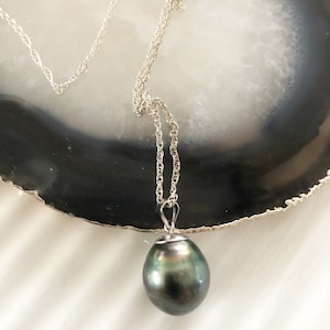 13mm Tahitian pearl necklace 18” long is sterling Silver