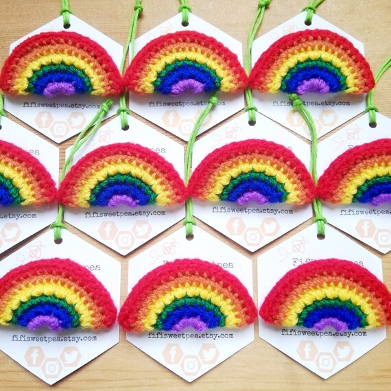 Rainbow Badge LGBTQ Pride Flag Pin Crochet Brooch Rainbow Motif 