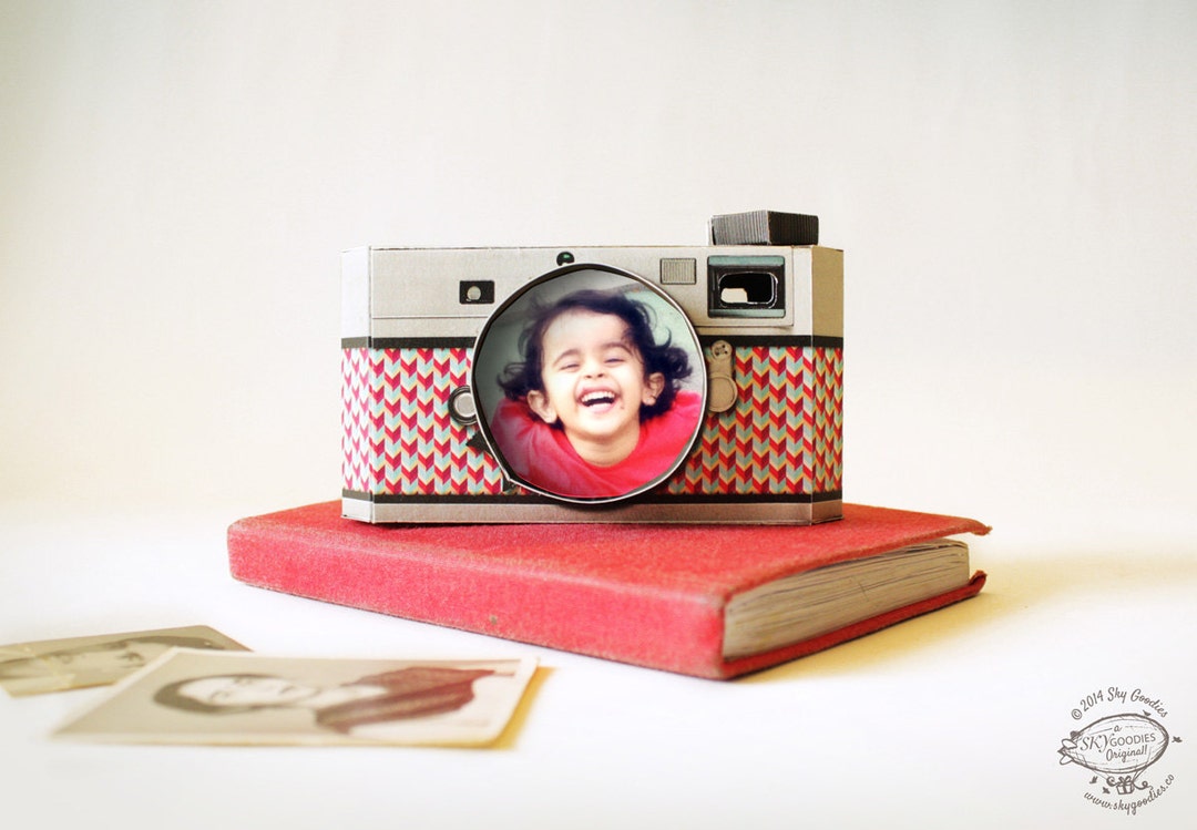 DIY Paper Camera Photo Frame Papercraft Realistic Black Grey Red Design