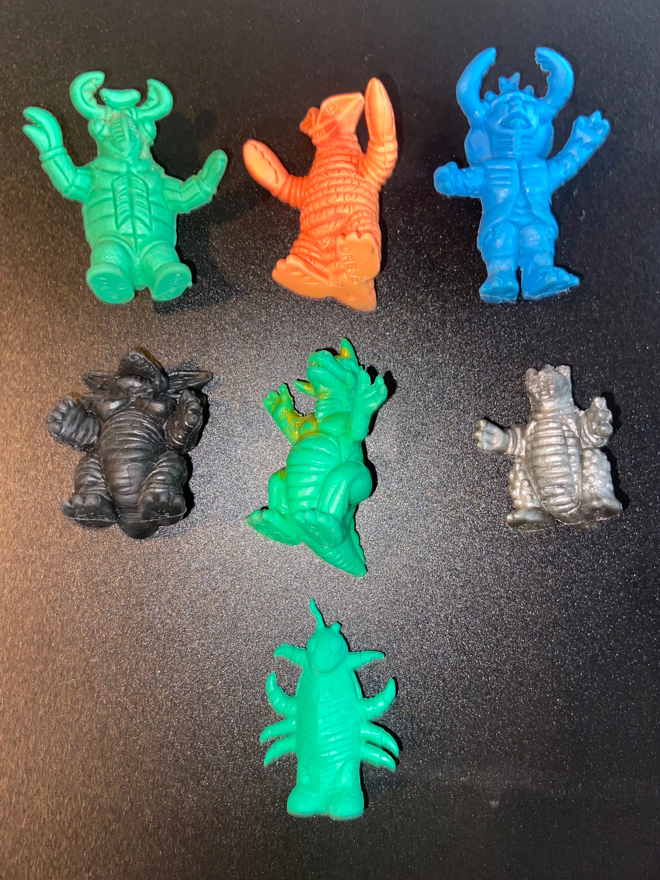 筋肉質な青と黄色の怪獣フィギュア Vintage 1970s Kaiju Godzilla Ultraman Mix Kinkeshi Rubber