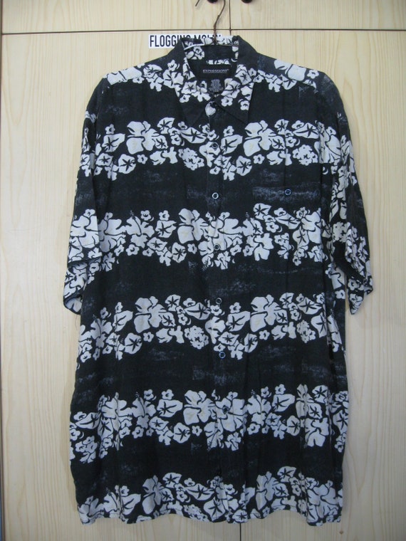 L Rayon 1980s Vintage Expression Black Hawaiian Shirt Floral  