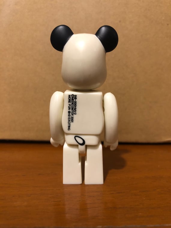 BE@RBRICK HMV Music Store Size 100 Percent Bearbrick Medicom BE@RBRICK HMV Music Store Size 100 Percent Bearbrick Medicom
