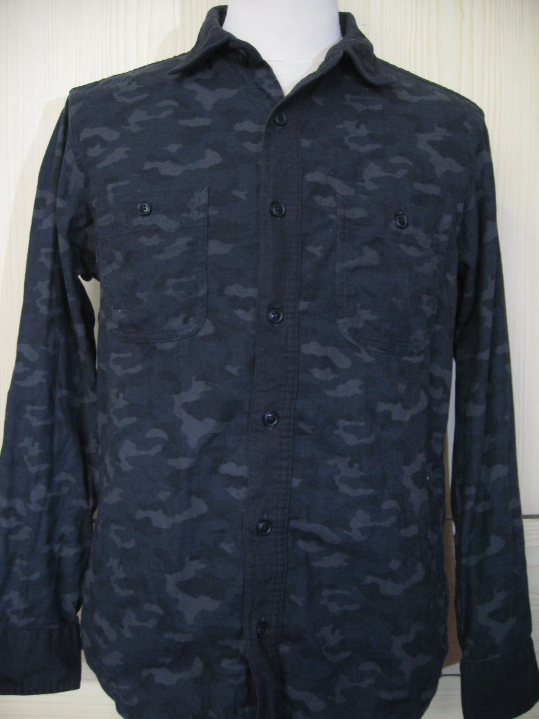 Vintage Uniqlo Camouflage Black Flannel Japan Casual Pocket