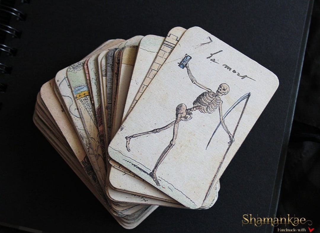 Jeux de cartes divinatoire (Tarots, Oracles) - NEUF