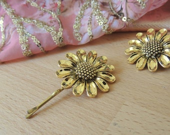 Golden Vintage Flower Hair Pin, Shiny stones Hair Clip, Gold Hairpin, Vintage Pin, Bobby Pins, Vintage Clip, Bridal Hair Clip, Flower Clip