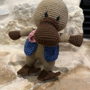 Charlie the platypus  // crochet animal // amigurumi