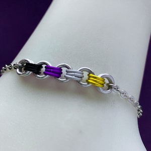 NON-BINARY flag bracelet, Non-binary jewelry, unisex anklet, non-binary gift, non binary chainmail, non binary pride jewelry, LGBT+ ally