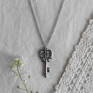 Keyhouse manor Cottagecore Necklace, Vintage Skeleton Key Necklace, Dark academia, Steampunk key, Gothic necklace, silver key, Coquette