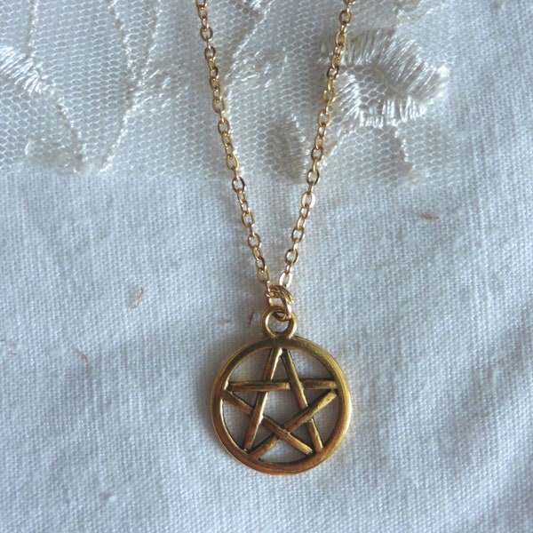 Collier Pentacle Pentagramme doré, Wicca, Païen, Sorcière, Minimaliste, Pastel goth, Dark Academia, Boho, Cottagecore, Black Metal, Grunge