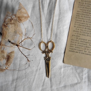 Colar de tesoura vitoriana ouro retrô, gótico, colar de alta costura, casamento vintage, cabeleireiro, tesoura, estilista, costureiro, mãos de prata