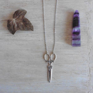 Retro Victorian Scissors Necklace, Steampunk, Shabby necklace, Sewing gift, vintage wedding, Scissorhands, Dressmaker gift, Alice Wonderland