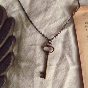 Keyhouse manor Cottagecore Necklace, Vintage Bronze Skeleton Key Necklace, Dark academia, Steampunk key, Gothic necklace, Witch, Mori Girl