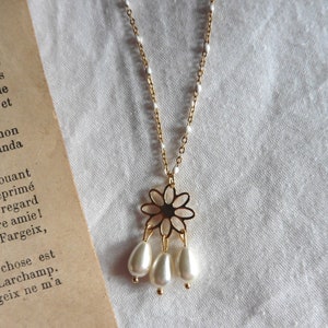 Catherine Howard Gold Flower & Pearl Necklace, Renaissance necklace, Coquette necklace, historical necklace, Tudor necklace, Boho necklace
