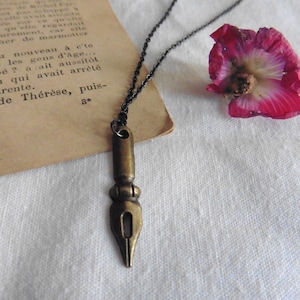 Cottagecore Vintage Bronze Ink Pen nib Necklace, Victorian, Literary Gift, Dark Academia, Steampunk, Mori Girl, writer gift, book addict