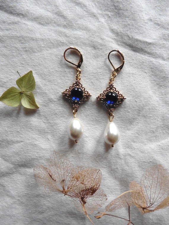 Boucles D'oreilles Longues Gouttes - Style Médiéval/elfique Avec Perles Baroques Dorées - Neuves Sans Emballage
