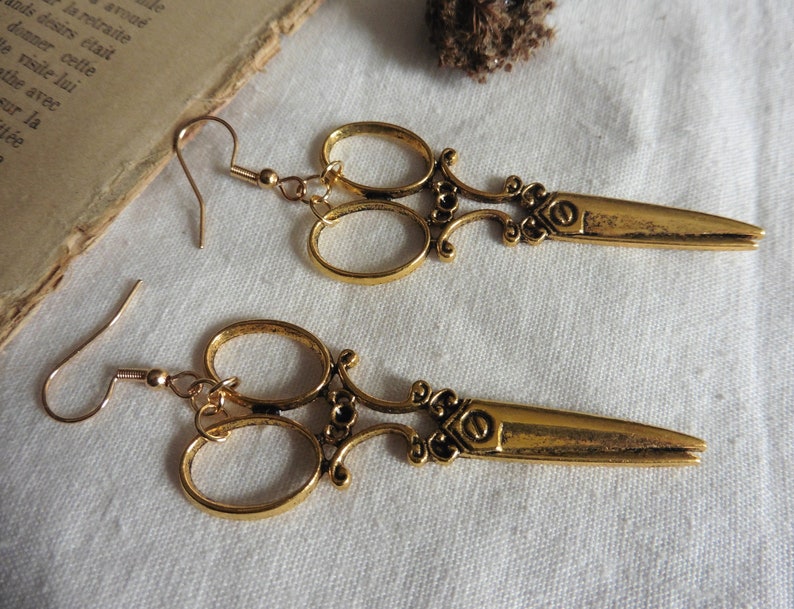 Gold Victorian Scissors Earrings, Gothic earrings, vintage Wedding, Tea Party, Shabby, Alice in Wonderland, Victorian lover, scissors gift image 6