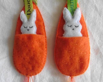 Rabbit and Carrot bookmark, Alice, Children's bookmark, Book lover, animal bookmark, literary Gift, Reading club, Countryside gift