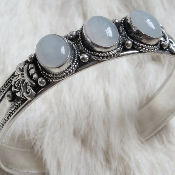 Rainbow Moonstone Bangle Moonstone bracelet Gemstone Rainbow Moonstone Boho Bohemian Gemstone Silver Rainbow Moonstone bangle bracelet cuff