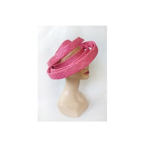 Chapeau femme rose mariage cérémonie minimaliste sisal bibi cocktail