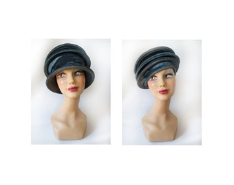 Retro women's velvet winter hat