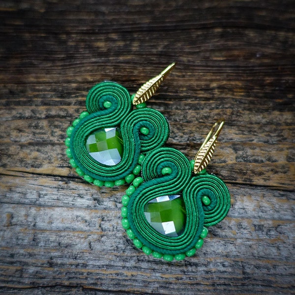 Green soutache earrings ! Charming! boucles d'oreilles soutache,orecchini soutache,