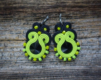 Neon Green soutache earrings ! Charming! boucles d'oreilles soutache,orecchini soutache,