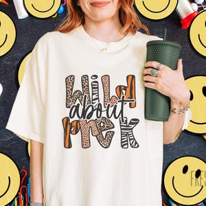 Wild Über Pre-k Willkommen im Jungle Themed Lehrer Schule Unisex T-Shirt Anpassen Bella Canvas oder Komfort Farben Marke