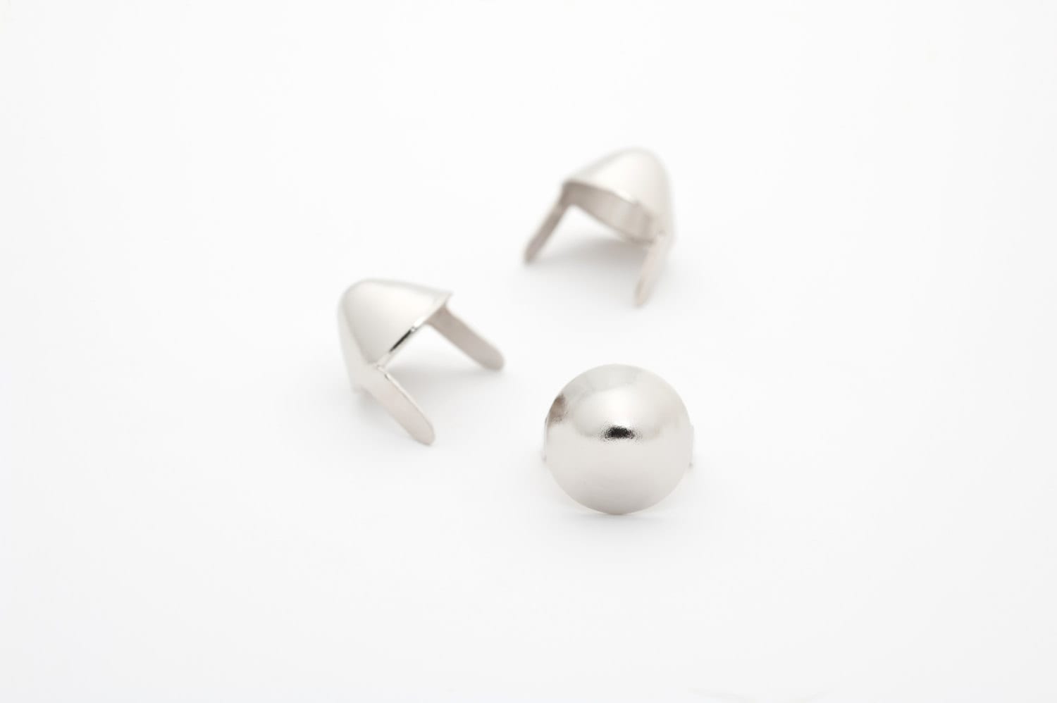 Borchie A Cupola In Ottone Per Pelletteria E Abbigliamento – Misure 2-16 Mm