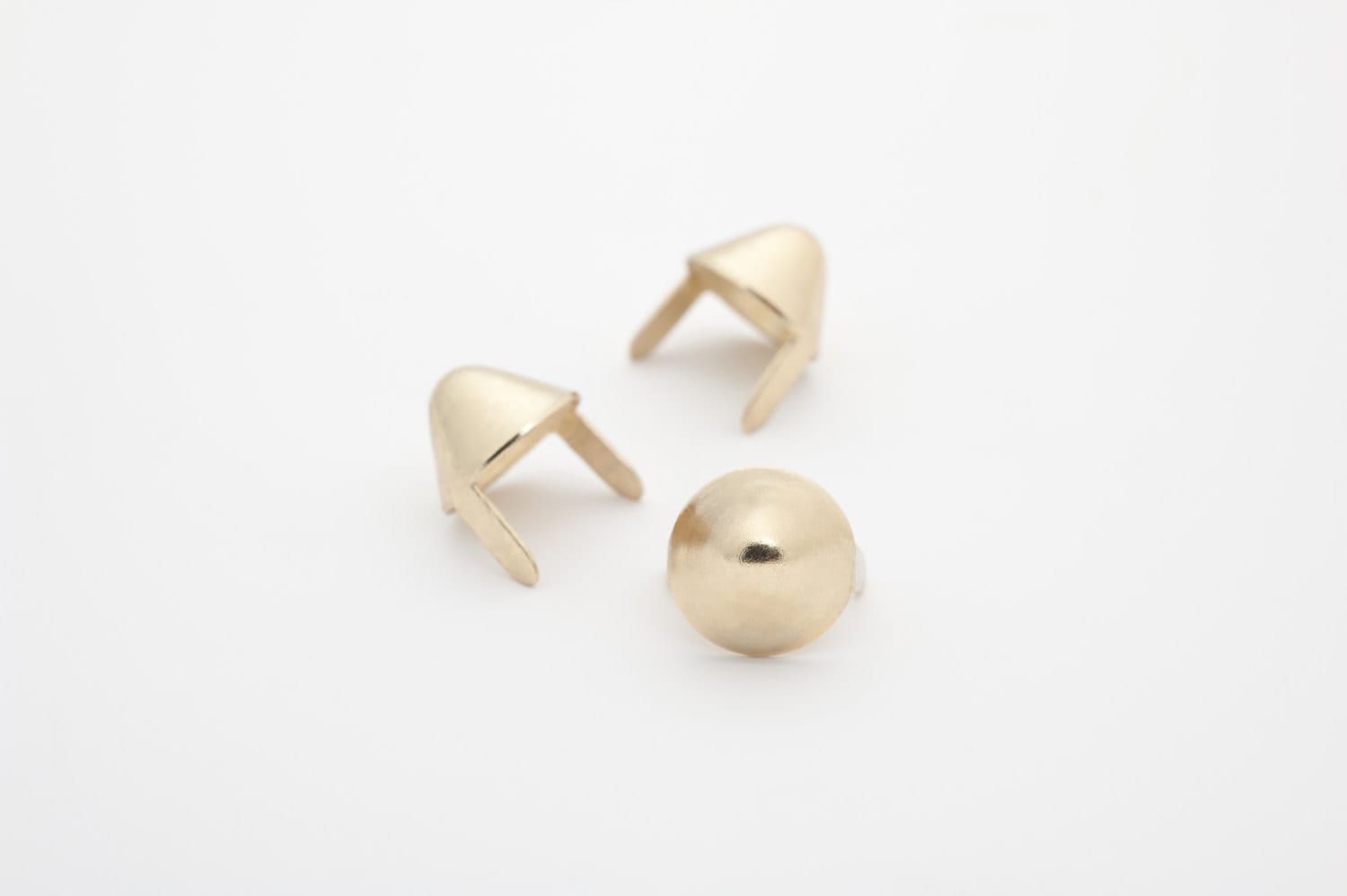 Standard English77 Golden Cone Studs- Bag of 100