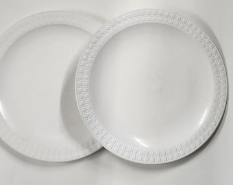 Set of 9 Vintage Centura by Corning White Sculptured Rim Dinner Plates 10.5" Pyroceram 1960s