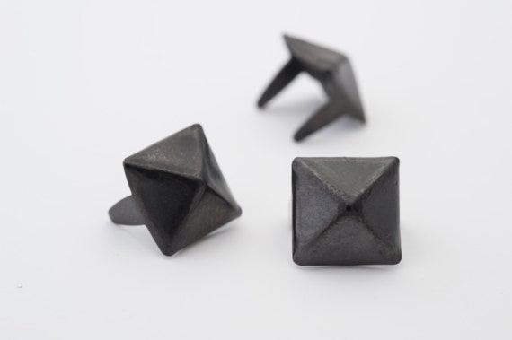StudsAndSpikes 3//8 inch silver pyramid studs for clothing Bag of 500