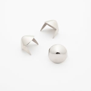 Medium 7/16&quot; (11mm) Silver Cone Studs - Bag of 100 - Studs And Spikes