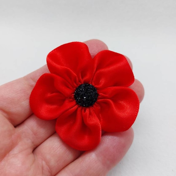 Roter Mohn Brosche Blume Trachtenzubehör 5 cm rotes Satinband Schleife Anstecker