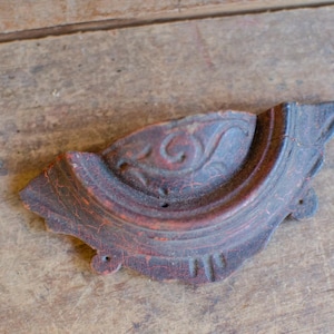 Vintage hardware handle red carved wood, drawer pull, furniture handle, chest handle, architectural salvage, reclaimed, repurposed