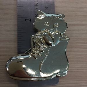 Vintage AJC marked Gold Cat in Shoe/Boot Brooch
