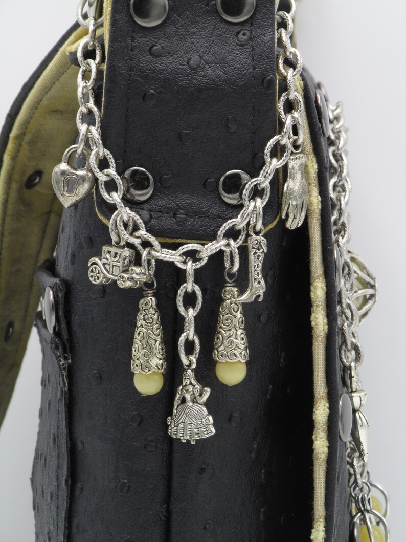 Gothic Victorian Black Shoulder/Messenger Bag w/ Chains & Caged Gemstones by Phantazmagorium in Ostrich Faux Leather Caged Victorian zdjęcie 5
