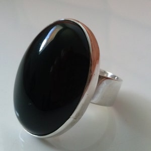 Oval Black Onyx  Ring hand made with Sterling Silver and Large gemstone 30 x 22 mm using as statement, Cocktail, in Fashion Jewelry .