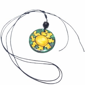 Bijoux en céramique sicilienne Collier pendentif soleil peint à la main The Ceramics Of Ketty Messina