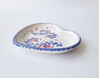 Handmade Sicilian ceramic tray. Heart-shaped saucer Valentine's Day gift The ceramics of Ketty Messina.