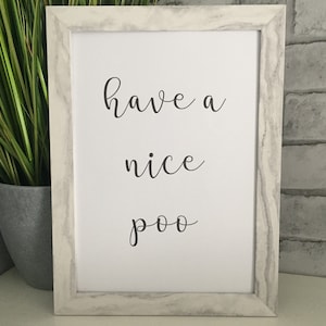 Heb een mooie Poo badkamer grappige A4 kunst aan de muur print. Gedrukt op 260gsm kwaliteitskaart 210x297mm.