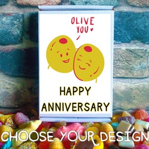 Tarjeta de aniversario con dulces en el interior y mensaje de regalo personalizado / Regalo para buzón / Elija su dulce y diseño de tarjeta / Dulces para buzón