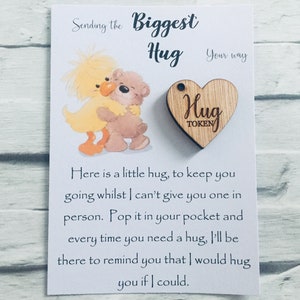 Senden einer Umarmung. Wir vermissen dich nachdenkliches Geschenk Umarmungstoken. Taschen Umarmung.  Holzherz. kleine Umarmung. Erinnerungsstück für die Liebste. Ich denke an Sie Geschenk.
