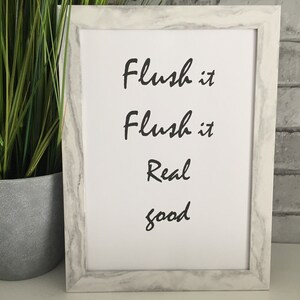 Dê descarga, muito boa e engraçada impressão de arte de banheiro impressão de arte de parede A4. Impresso em cartão de qualidade 260gsm 210x297mm.