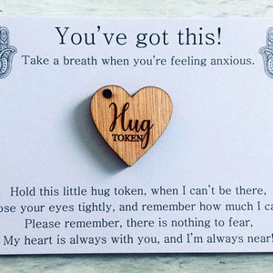 Du hast das hier. nachdenkliches Stressgeschenk Umarmungstoken. Taschen Umarmung.  Holzherz. kleine Umarmung. Erinnerungsstück für die Liebste. Angst. Depression Geschenk.